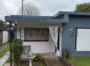 Casa · 90m² · 4 Ambientes · 2 Cocheras · Casa en Venta 4 Ambientes - Benavidez
