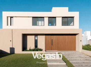 Casa · 175m² · 6 Ambientes · 1 Cochera · Casa en Manantiales