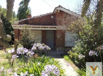 Casa · 189m² · 5 Ambientes · 1 Cochera · Casa en Venta - 3 Dorm. 3 Baños - 1200 m² - Sierra de La Ventana