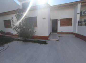 Casa · 120m² · 6 Ambientes · 1 Cochera · Casa en Villa Farrell