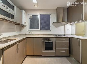 Departamento · 112m² · 4 Ambientes · 1 Cochera · Muy Lindo Cuatro Ambientes con Espacio Guarda Coches en El Corazón de Recoleta.