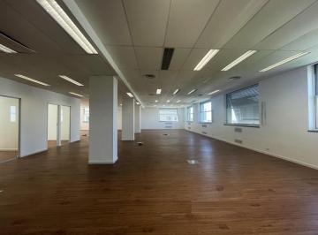 Oficina comercial · 700m² · 12 Ambientes · 2 Cocheras · Oficina de 700 m² con 2 Cocheras - Oportunidad!
