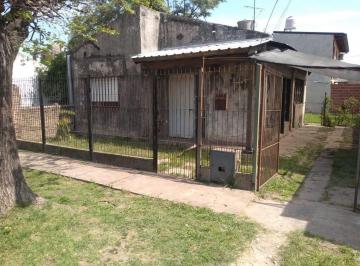 Casa · 54m² · 3 Ambientes · 3 Cocheras · Casa 3 Ambientes C/jardin en Venta en Grand Bourg