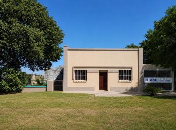 Casa de 6 ambientes, Santa Rosa de Calchines · Casa con Amplio Terreno y Excelente Potencial Comercial en Santa Rosa Calchines