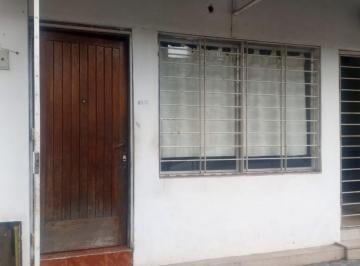 PH de 1 ambiente, Tres de Febrero · Alquiler – Monoambiente PH Al Frente | San Martín