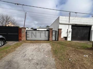 Casa · 75m² · 3 Ambientes · 1 Cochera · Casa de 2 Dorm. en Alquiler