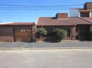 Casa · 90m² · 4 Ambientes · 1 Cochera · Casa en Alquiler, Luján - San Bernardo (Lujan)