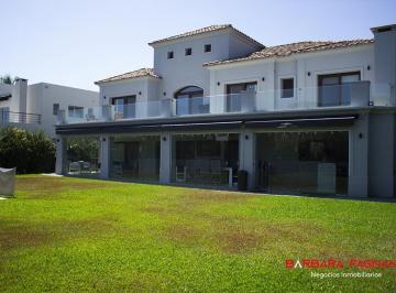 Casa · 483m² · 9 Ambientes · 2 Cocheras · Venta Casa en Pilar, La Lomada 9 Ambientes