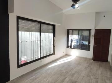 Casa · 66m² · 3 Ambientes · Casa en Venta 3 Ambientes con Amplio Patio
