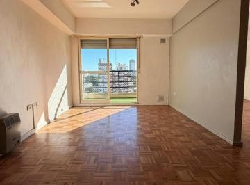 Departamento · 40m² · 2 Ambientes · Venta Departamento de 1 Dormitorio en El Centro, Luminoso.