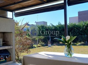 Casa · 125m² · 4 Ambientes · 5 Cocheras · Casa en Venta en San Alfonso, Pilar del Este