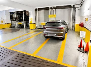 Garage · 15m² · Venta Amplia Cochera en Microcentro - Florida Al 100, Esq. Rivadavia