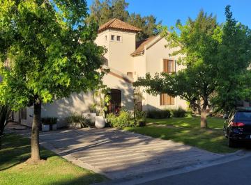 Casa · 300m² · 7 Ambientes · 2 Cocheras · Casa en Alquiler Pacheco Golf Club 4 Dorm. con Jardin y Pileta
