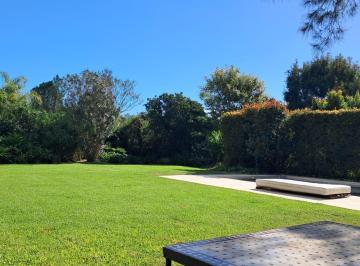 Casa · 300m² · 7 Ambientes · 2 Cocheras · Casa en Alquiler Pacheco Golf Club 4 Dorm. con Jardin y Pileta