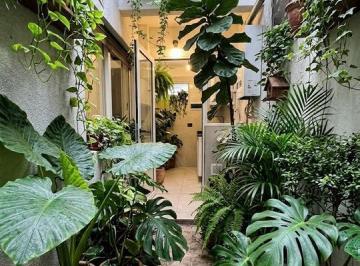 0bf48132-d8b0-4e51-8f5a-12813aea8c3f.jpg · Venta Departamento 2 Ambientes, con Patio, Reciclado a Nuevo, Sobre Av Rivadavia Al 8200