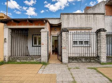Casa · 70m² · 4 Ambientes · Casa Venta Lomas de Zamora