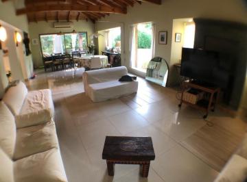 Casa · 150m² · 5 Ambientes · Venta de Casa 5 Ambientes en Los Cardales Country Club