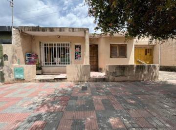 Casa · 114m² · 6 Ambientes · 1 Cochera · Venta Casa 3 Dorm con Patio Barrio Patricios Recic