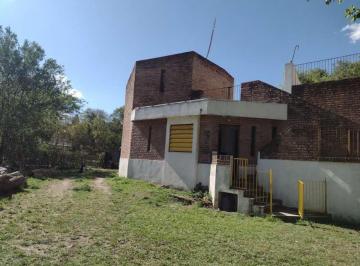 Casa de 7 ambientes, Unquillo · Gran Propiedad Amplia y Luminosa Muy Tranquila en Unquillo