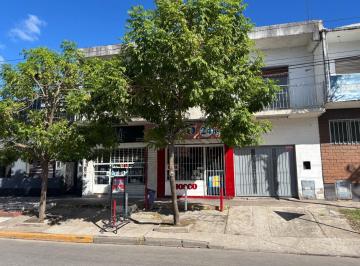 Departamento · 60m² · 3 Ambientes · 1 Cochera · Alquiler Departamento 3amb, Al Frente con Cochera y Jardin Propio, Parque Leloir