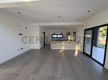 Casa · 265m² · 5 Ambientes · 3 Cocheras · Venta Casa a Estrenar Terralagos Canning