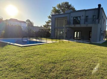 Casa · 265m² · 5 Ambientes · 3 Cocheras · Venta Casa Muy Luminosa Acceso Rápido