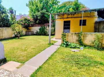 Casa · 92m² · 3 Ambientes · 1 Cochera · Venta Casa 3amb Parque Parrilla Hurlingham Permuta