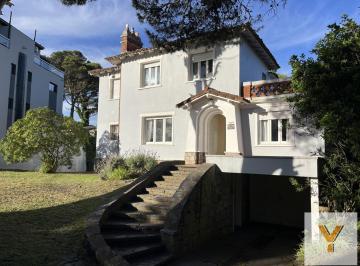 Casa · 220m² · 7 Ambientes · Casa en Venta - 6 Dorm. 4 Baños - 296 m² - Pinamar