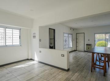 Casa · 190m² · 4 Ambientes · 3 Cocheras · Casa en Alquiler Comercial 4 Ambientes Ramos Mejía