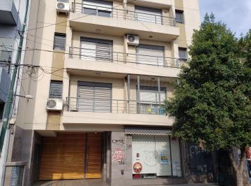 AVZ-AVZ-856_2 · Martinez Centro 2 Amb con Balcon y Cochera. Impecable!