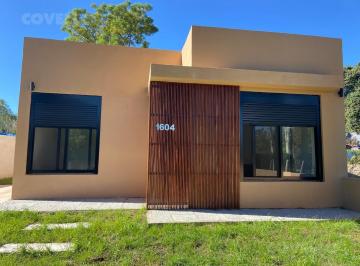 Casa · 57m² · 3 Ambientes · 1 Cochera · Casa de 2 Dorm a Estrenar José Debali