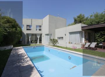 Casa · 160m² · 4 Ambientes · 2 Cocheras · Casa en Venta de 4 Ambientes / Barrio Buen Retiro - Pilar - Apto Crédito / Acepta Permuta