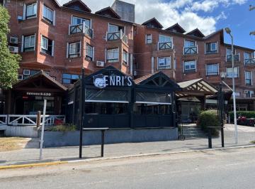 Local comercial · 230m² · 4 Ambientes · 1 Cochera · Local Funcionando