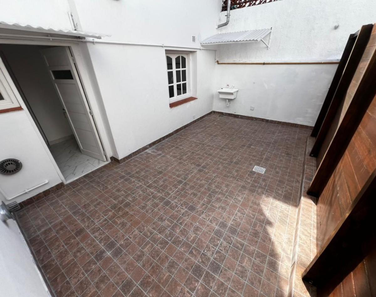 Ph 2 ambientes al fondo, 46m² cubiertos, patio propio — Villa Lourdes
