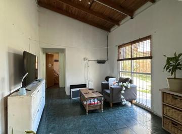Casa · 80m² · 2 Dormitorios · 2 Cocheras · Casa - San Carlos