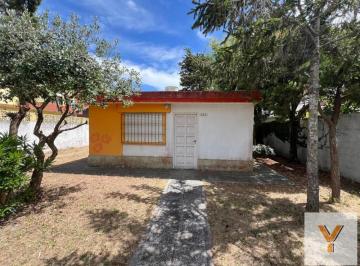 Casa · 80m² · 4 Ambientes · Casa en Venta - 2 Dorm. 1 Baño - Mar del Tuyú