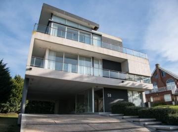 Casa · 450m² · 8 Ambientes · Casa en Venta - 5 Dorm. 8 Baños - Cariló