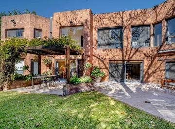 Casa de 11 ambientes, San Isidro · Casa a La Venta en La Horqueta