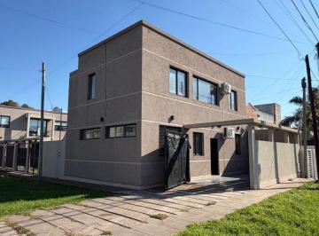 Casa de 4 ambientes, La Plata · Duplex en Venta, Calle 504 Esquina 28