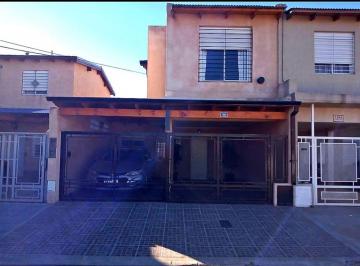 Casa de 4 ambientes, Bahía Blanca · Dúplex en Venta C/ Cochera en U. P. c. N