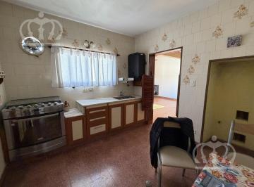 PH · 130m² · 5 Ambientes · PH Primer Piso por Escalera en Venta en Lanús Este