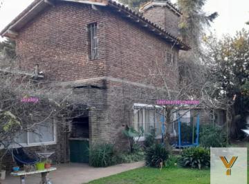 Casa · 360m² · 4 Ambientes · Casa en Venta - 3 Dorm. 2 Baños - 1.339 m² - San Miguel