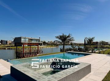 Casa · 460m² · 6 Ambientes · 4 Cocheras · Venta Casa 6 Ambientes Amoblada Fondo a Laguna - Terralagos