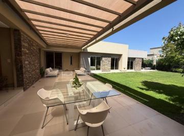 Casa de 1 ambiente, Villa Nueva · Casa en Alquiler Barrio Privado Las Marías