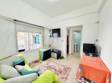 PH · 56m² · 4 Ambientes · Venta PH 3 Ambientes, Seguro Piso por Escalera La Boca