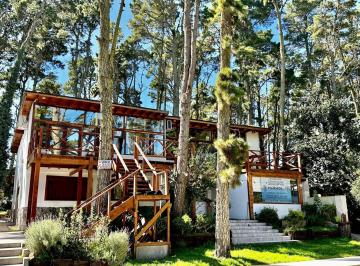 Casa · 500m² · 10 Ambientes · 2 Cocheras · Casa en Venta - 6 Dorm. 4 Baños - Villa Gesell