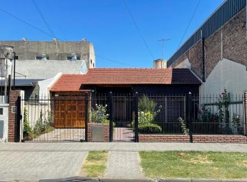 Casa · 159m² · 4 Ambientes · 1 Cochera · Casa 4 Ambientes Venta San Justo Cochera