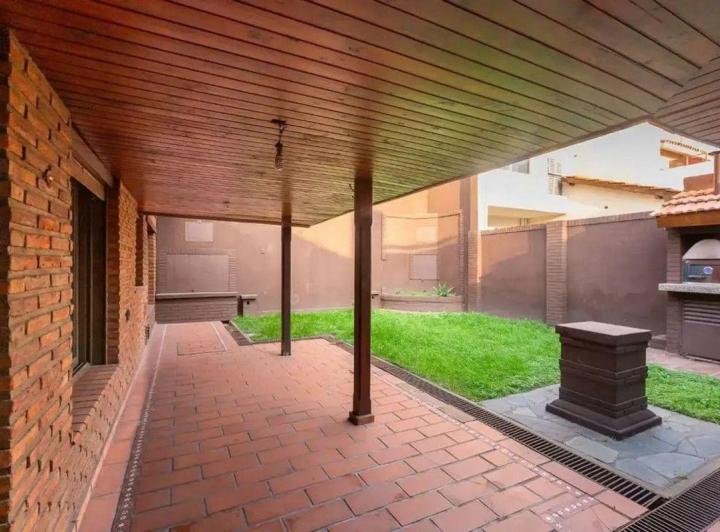 Casa · 112m² · 4 Ambientes · 2 Cocheras