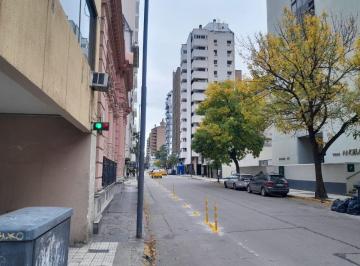Departamento de 1 ambiente, Córdoba · Monoambiente Amplio con Gran Placard, A/acondicionado y Muy Bien Equipado.