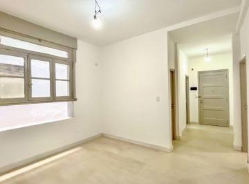 Departamento · 46m² · 3 Ambientes · Venta Depto. 3 Amb. V. Urquiza. Planta Baja. Patio